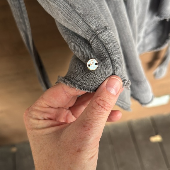 Pilcro (Anthropologie) gray distressed snap belted vest size small - Picture 5 of 5